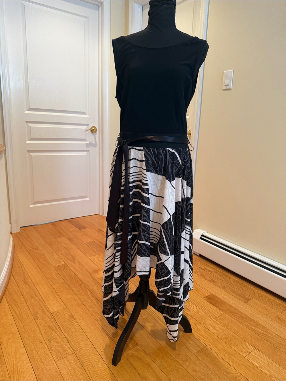 Talk of the Walk Black & White High-Low Dress with belt